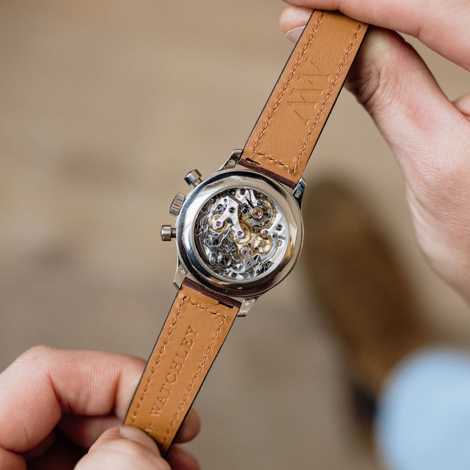 腕時計 Hommage Model Roger Dubuis Hommage Chronograph H37 56 - Salmon sector dial