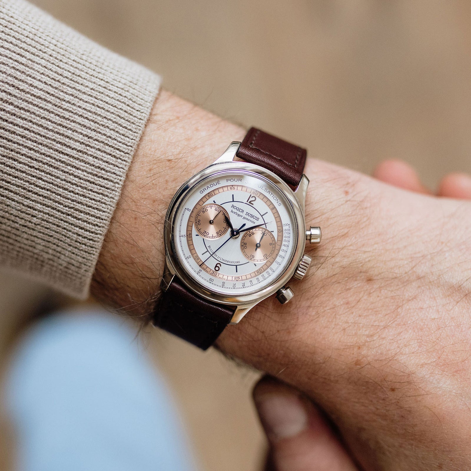 Roger Dubuis Hommage Chronograph H37 56 - Salmon sector dial