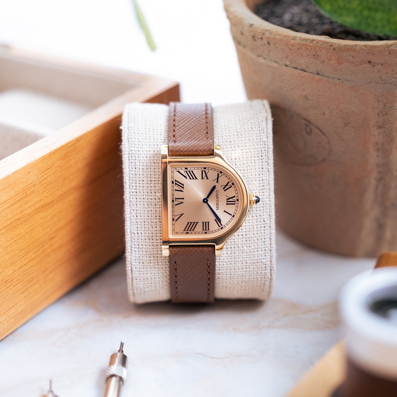 Cartier Cloche - Yellow gold – Mr Watchley