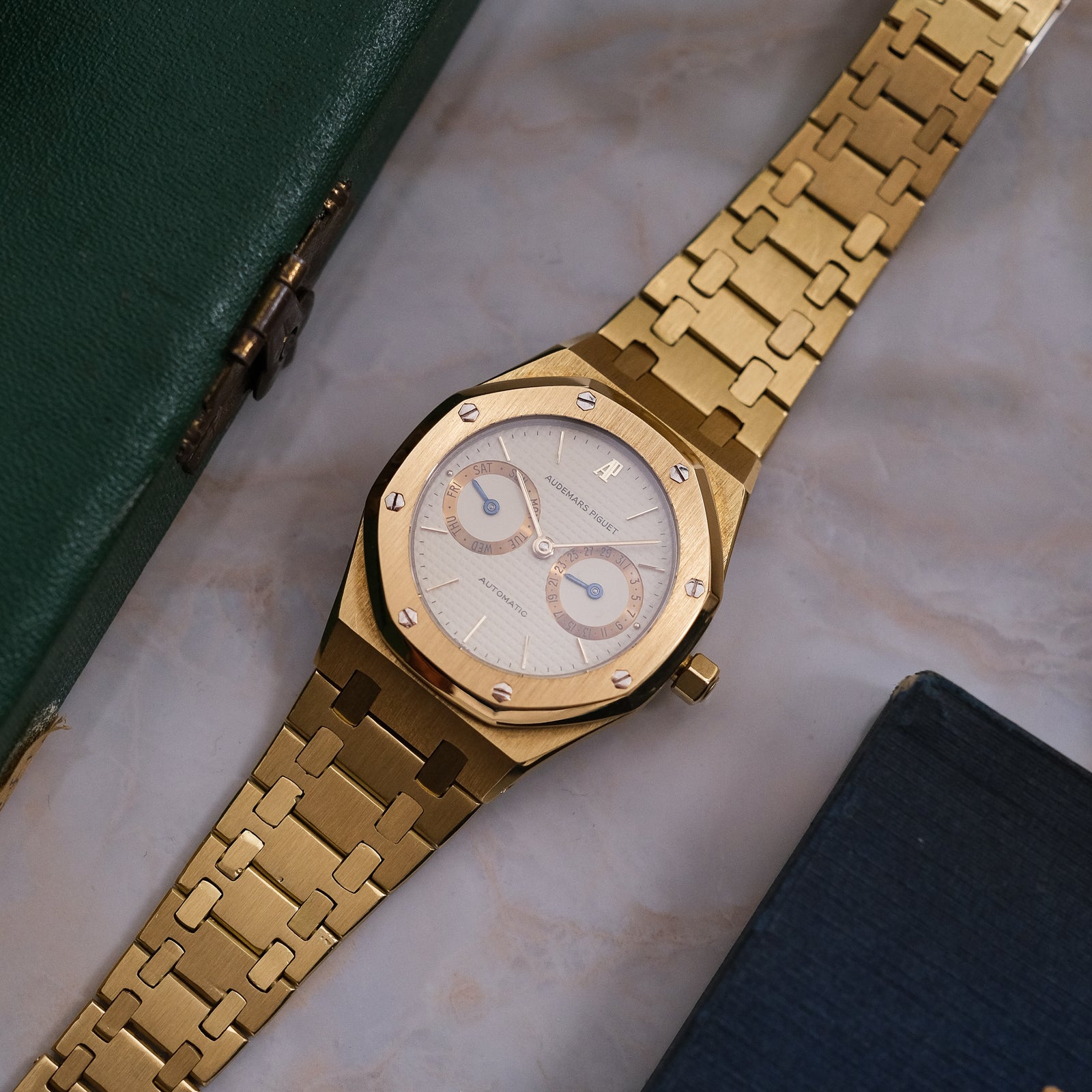 Audemars Piguet Royal Oak Day Date Ref. 5572BA - 1983 with extract Audemars Piguet Royal Oak Day Date Ref. 5572BA - 1983 with extract
