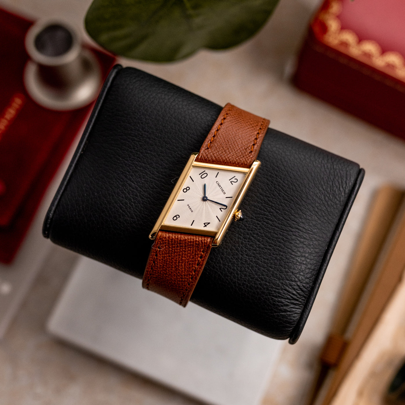 Cartier　vintage Cartier Tank Asymétrique Ref. 2488 - Yellow gold - 1996 – Mr Watchley